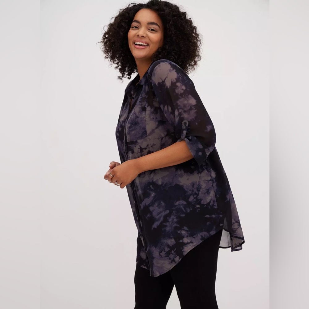 Torrid Chiffon Collared Button-Front Tunic Shirt | Tie-Dye Grey | Size 2 (2X)